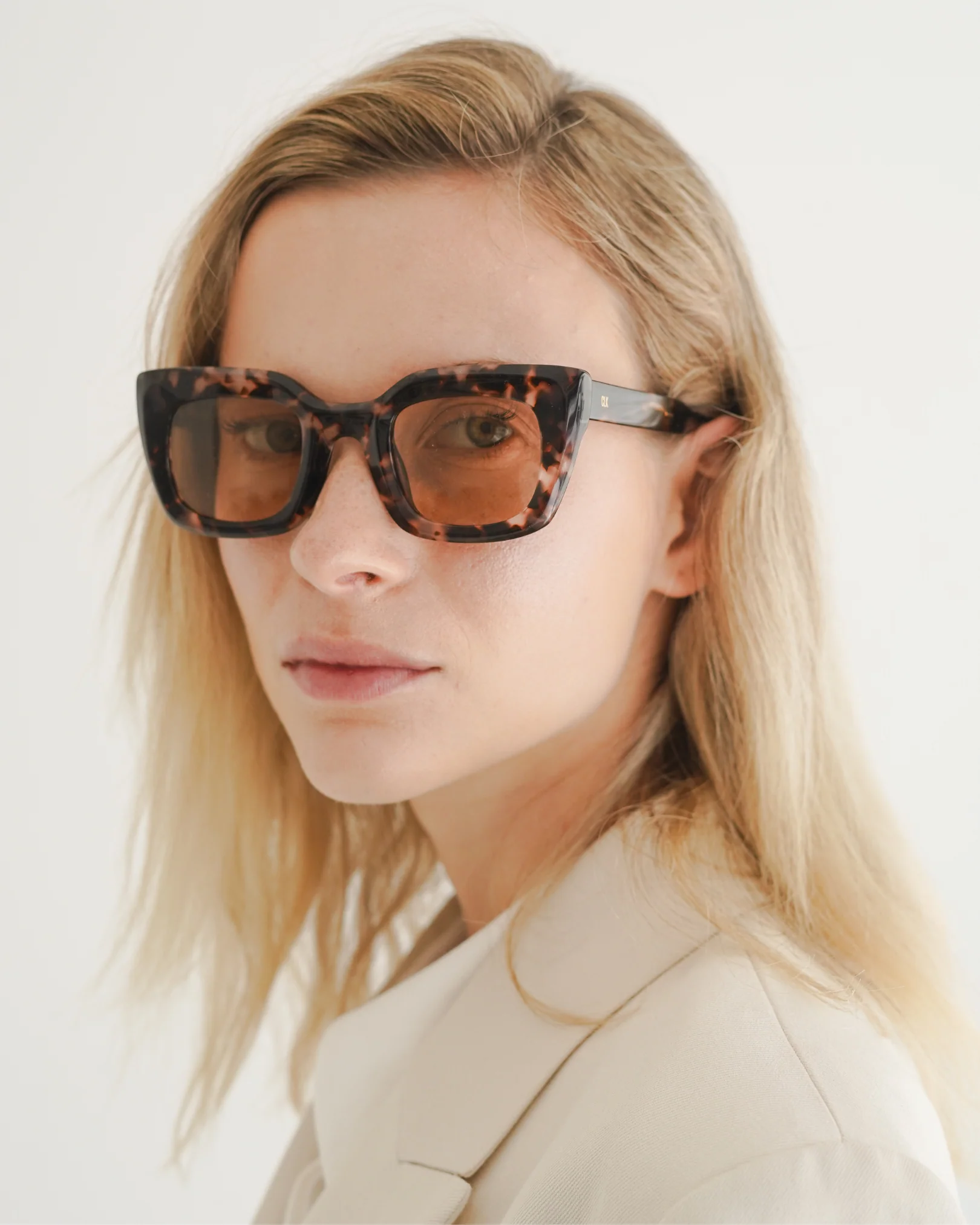 CLAIRE - ROSE TORTOISE / BLUSH - Image 4