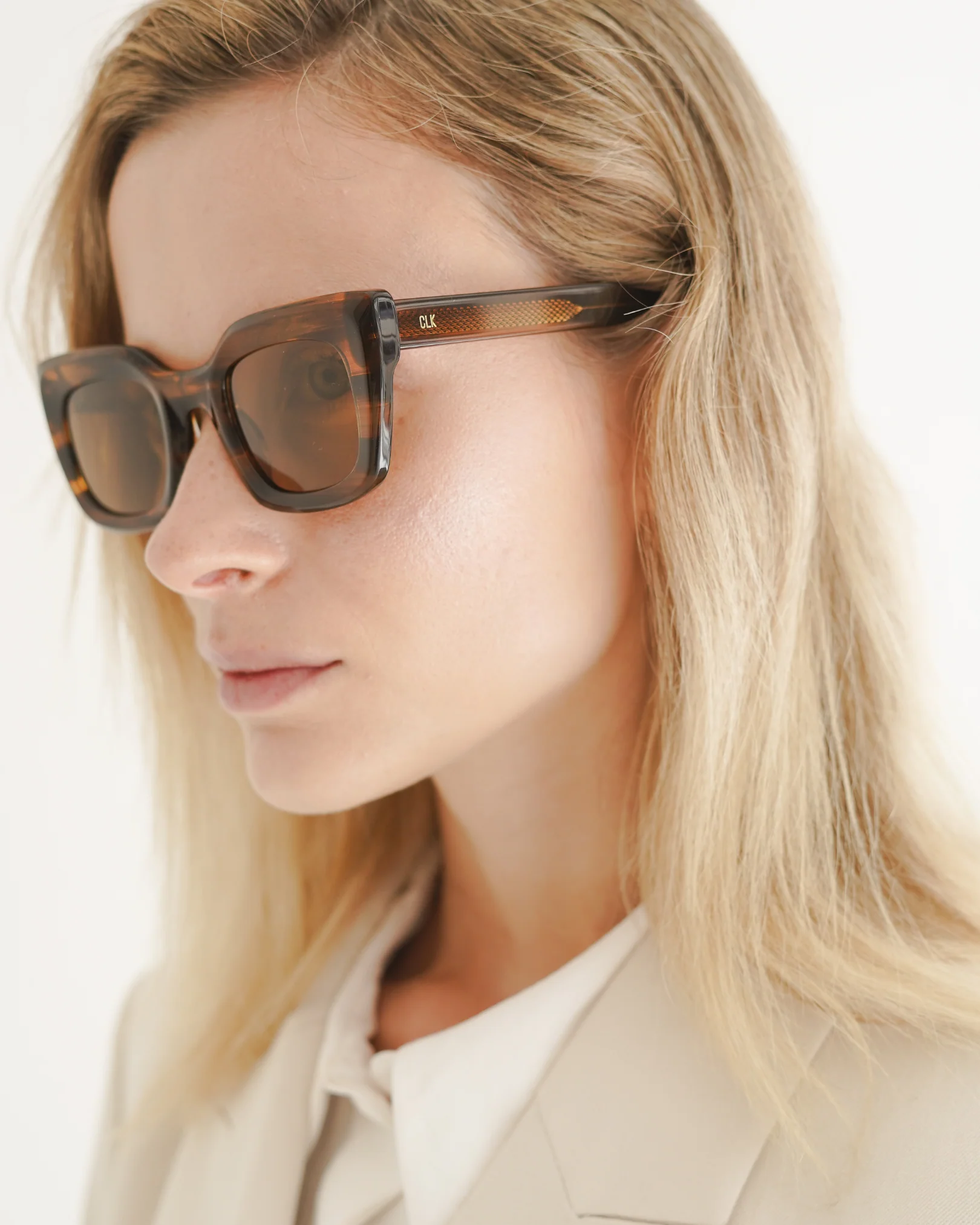 CLAIRE - HONEY TORTOISE / VINTAGE AMBER - Image 4