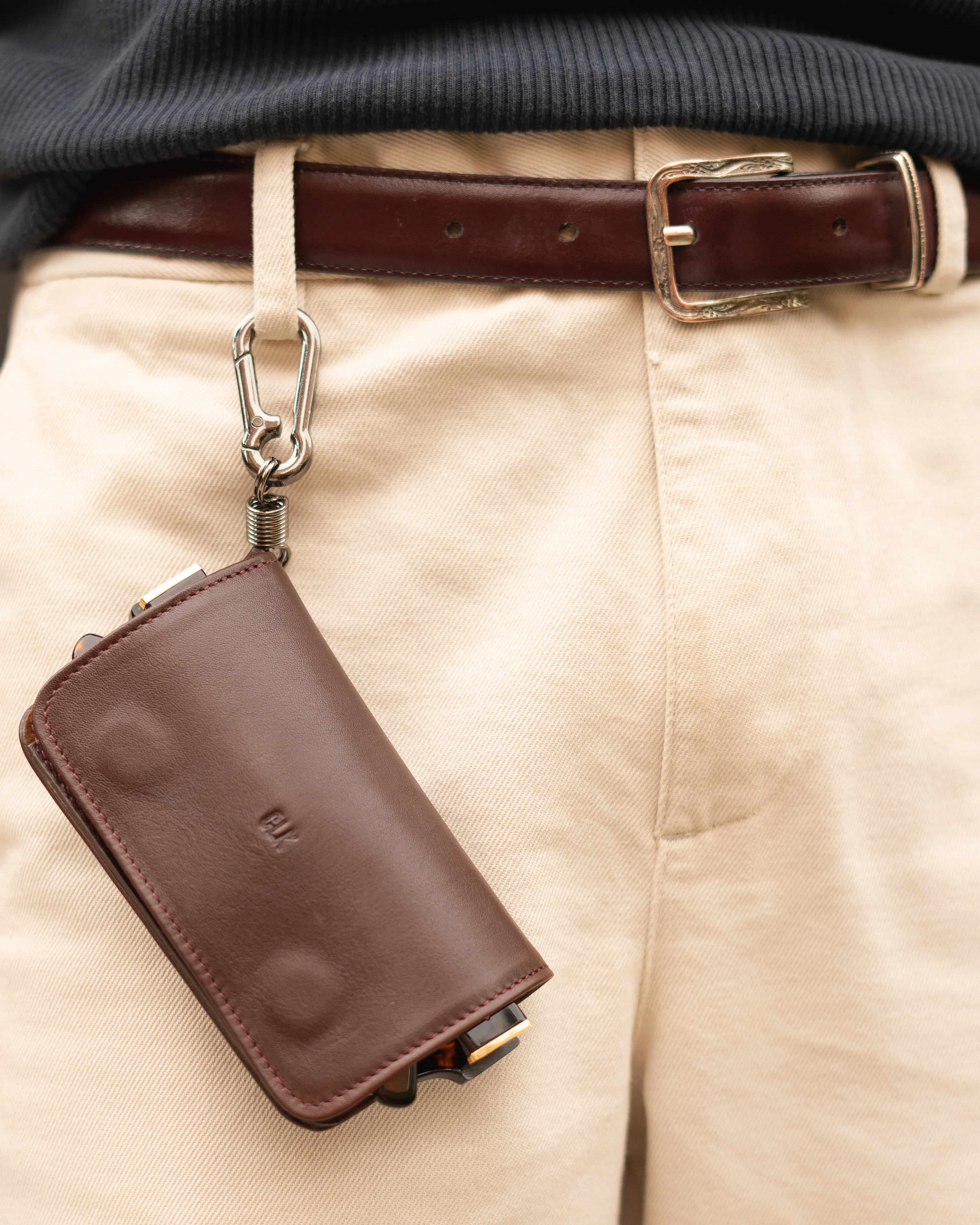 CLIP & GO CASE - BROWN - Image 5
