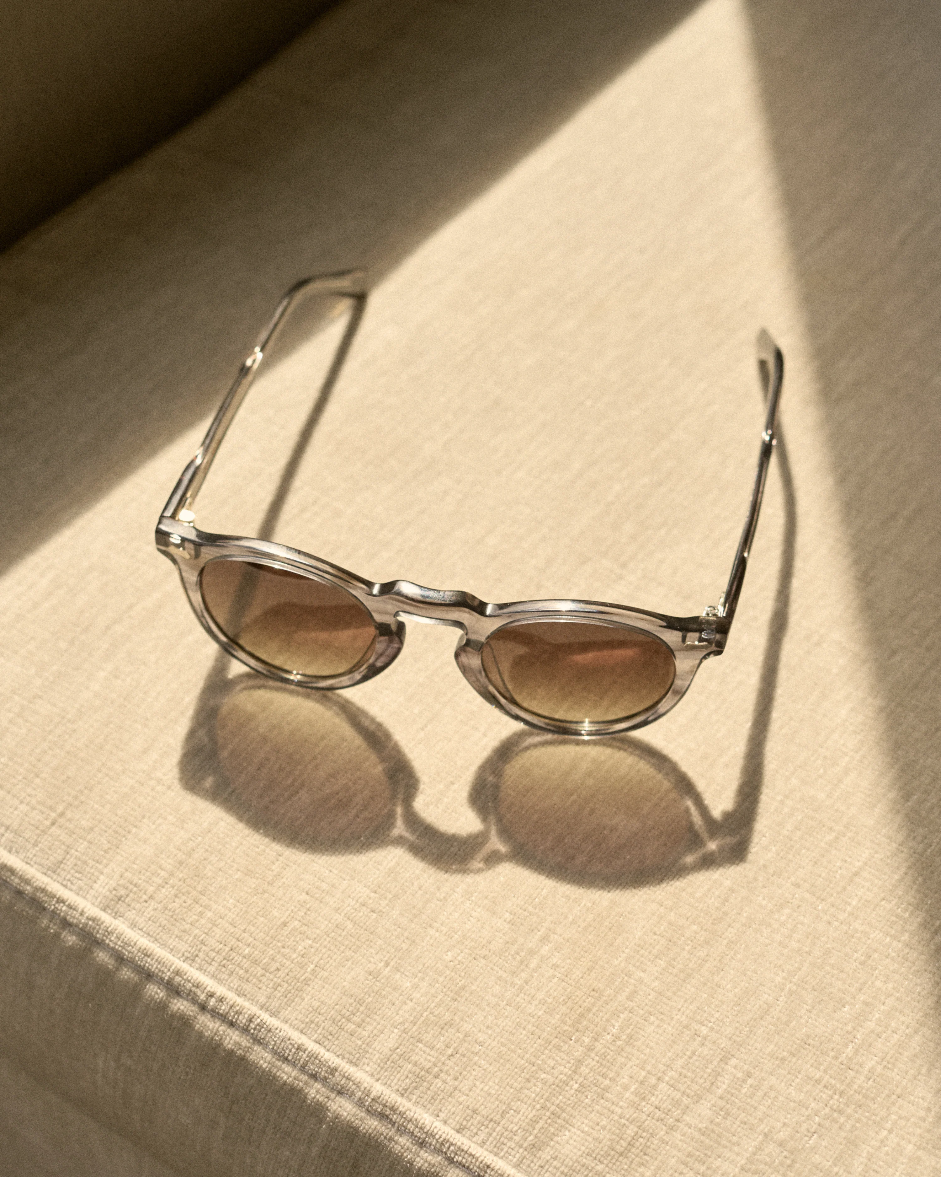 HARLEY - GREY TORTOISE / GRADIENT OLIVE - Image 4