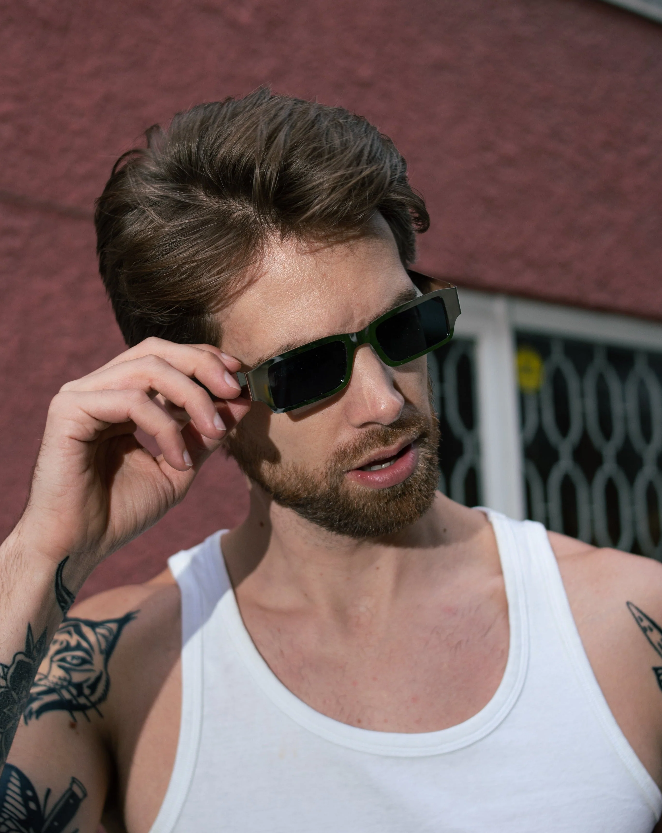 HENDRIX SUNGLASSES - GOLDEN/BLACK - Image 4