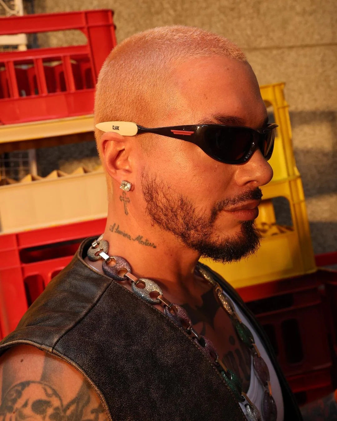 NOVA SUNGLASSES - BLACK / SMOKE - Image 3
