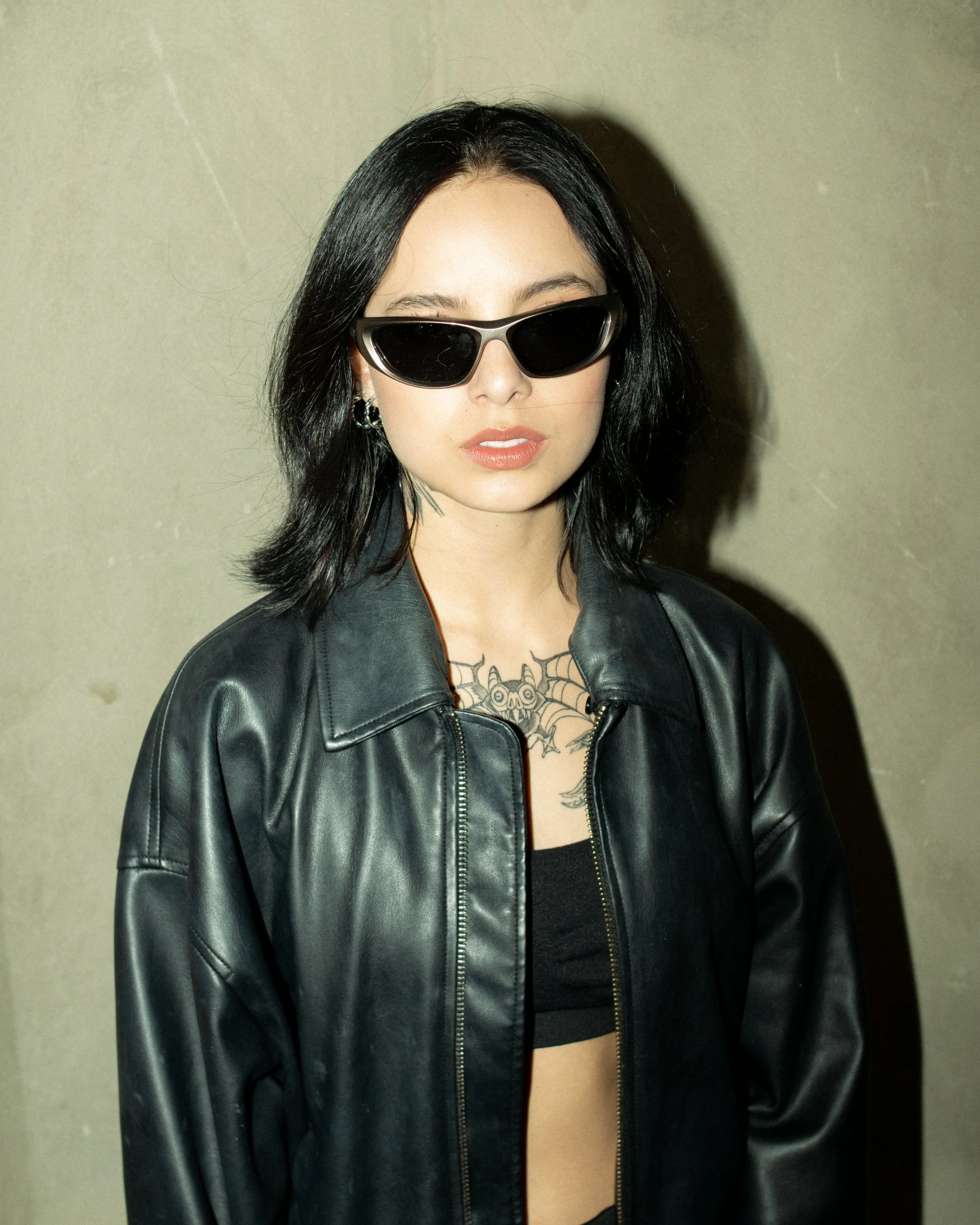 NOVA SUNGLASSES - BLACK / SMOKE - Image 6
