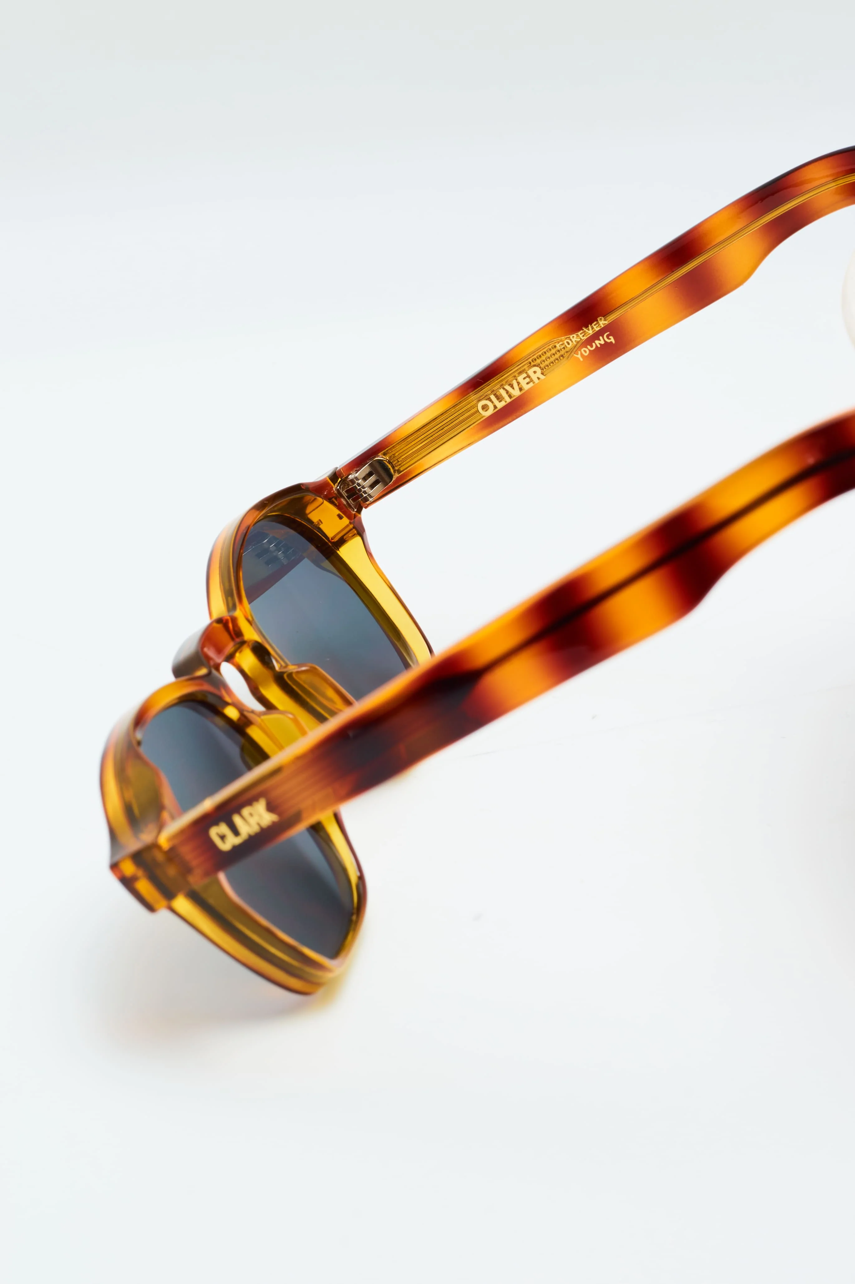 OLIVER - HONEYCOMB / SMOKE - Image 5