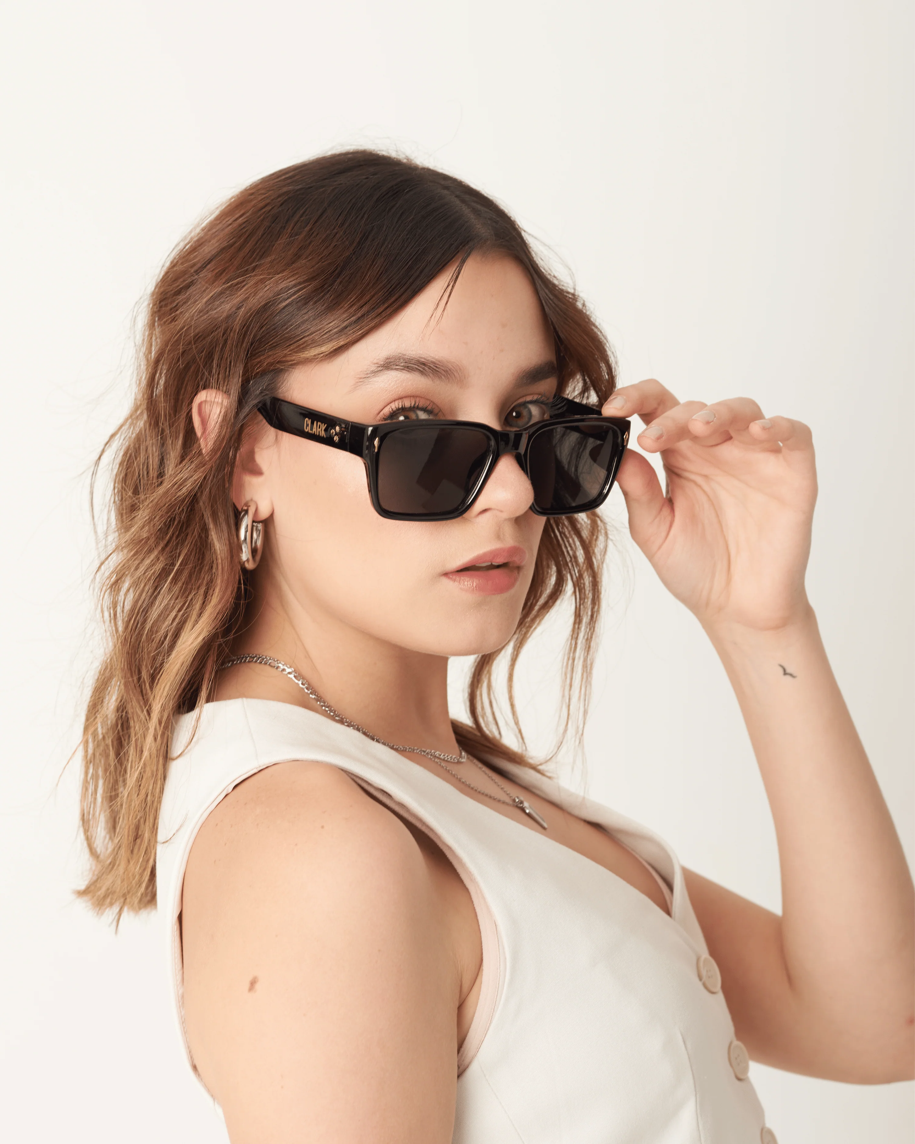 SIMONS SUNGLASSES - BLACK / SMOKE - Image 4