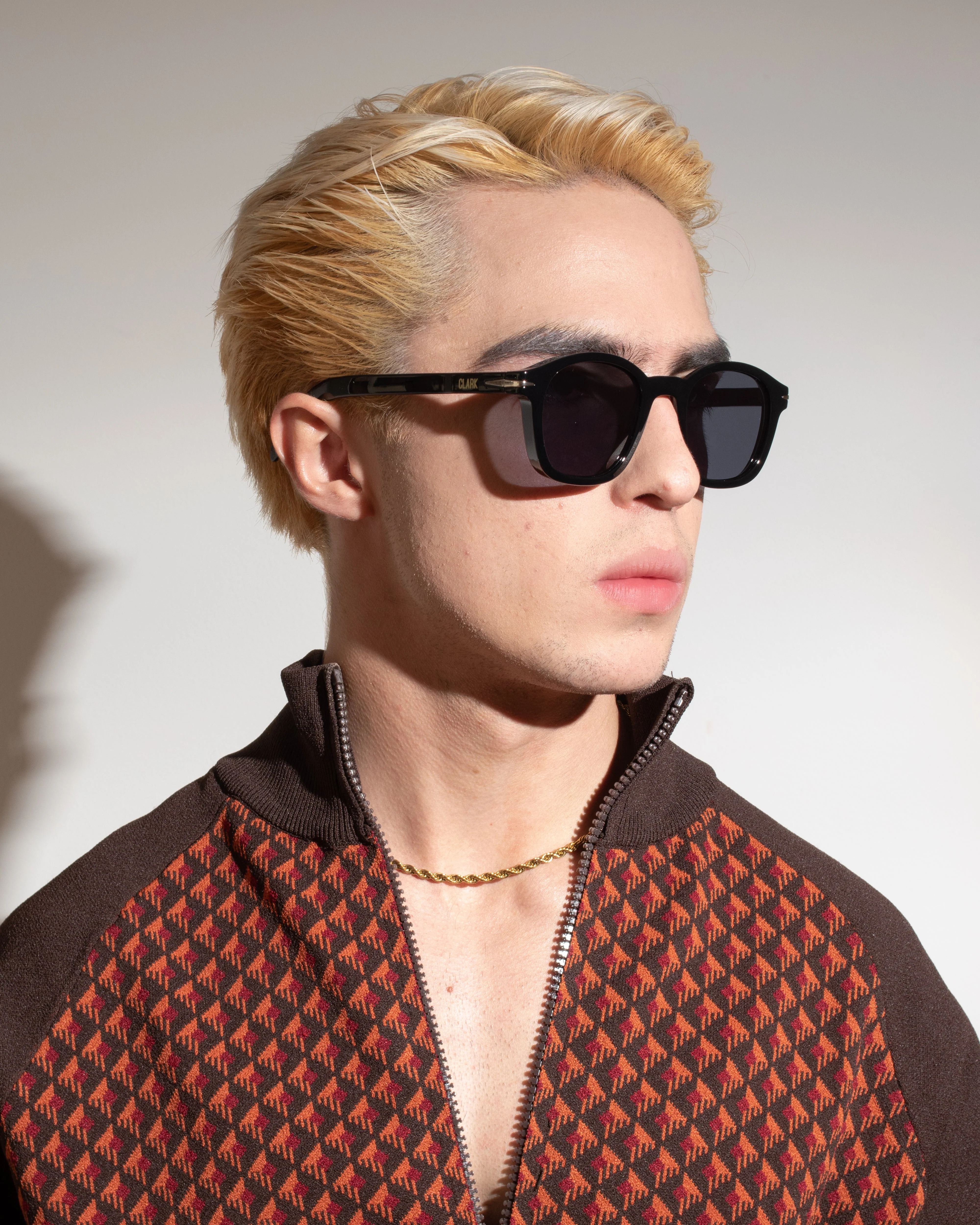 STANDIFORD SUNGLASSES- BLACK - Image 6